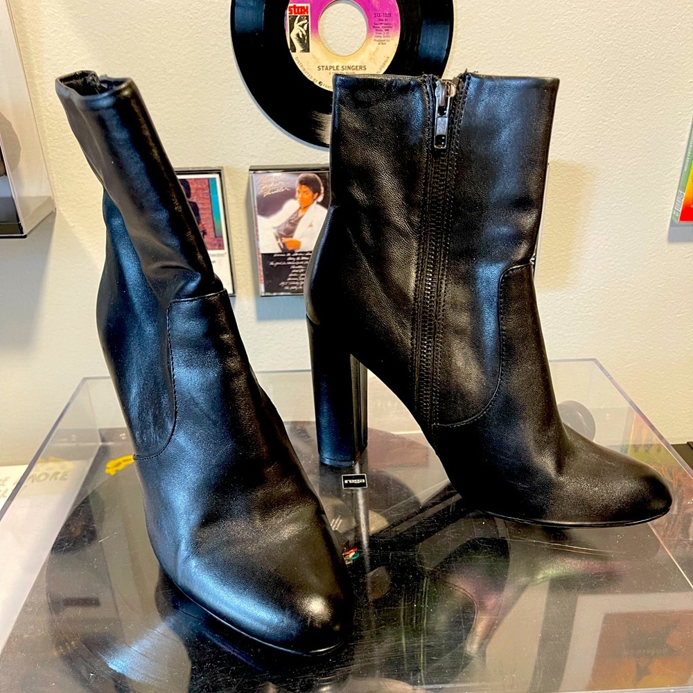 Steve Madden Editor Black leather booties